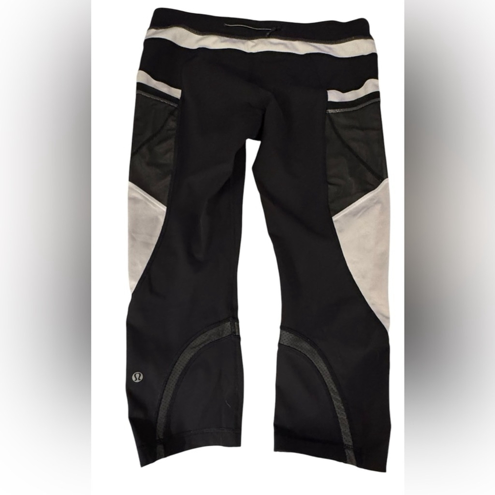 LULULEMON Run: Inspire Crop II *All Full-On Luxtreme
Black / White *RARE * - Picture 13 of 16